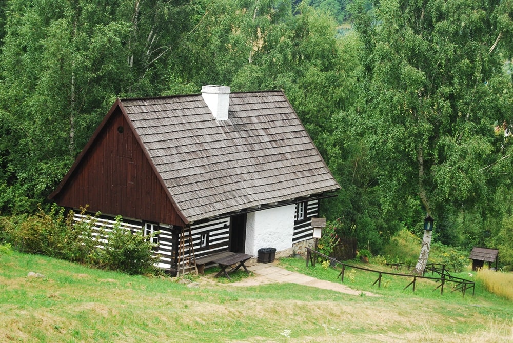 Gartenhaus als Home-Office: So schaffen Sie den perfekten Arbeitsplatz im Grünen