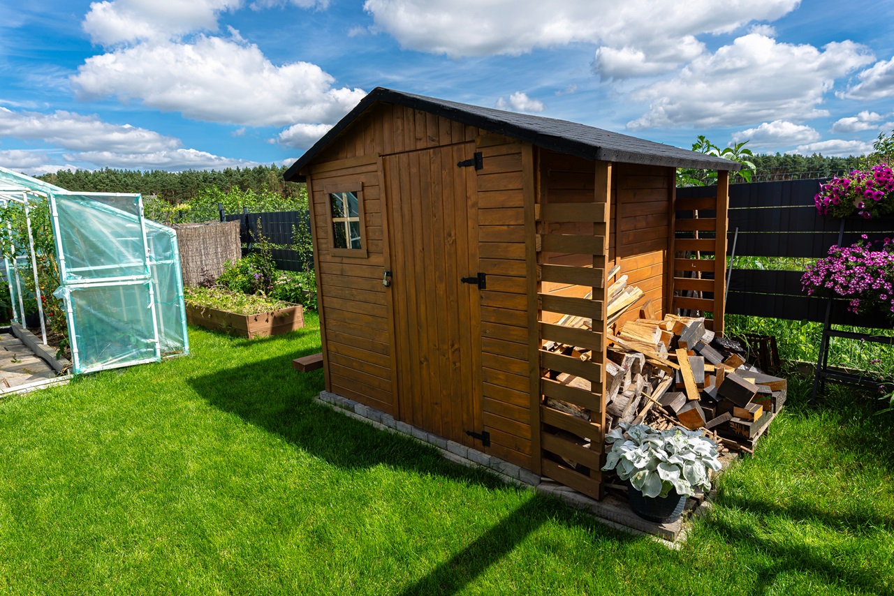Die perfekte Dachrinne für Ihr Gartenhaus: Auswahl, Montage und Wartung